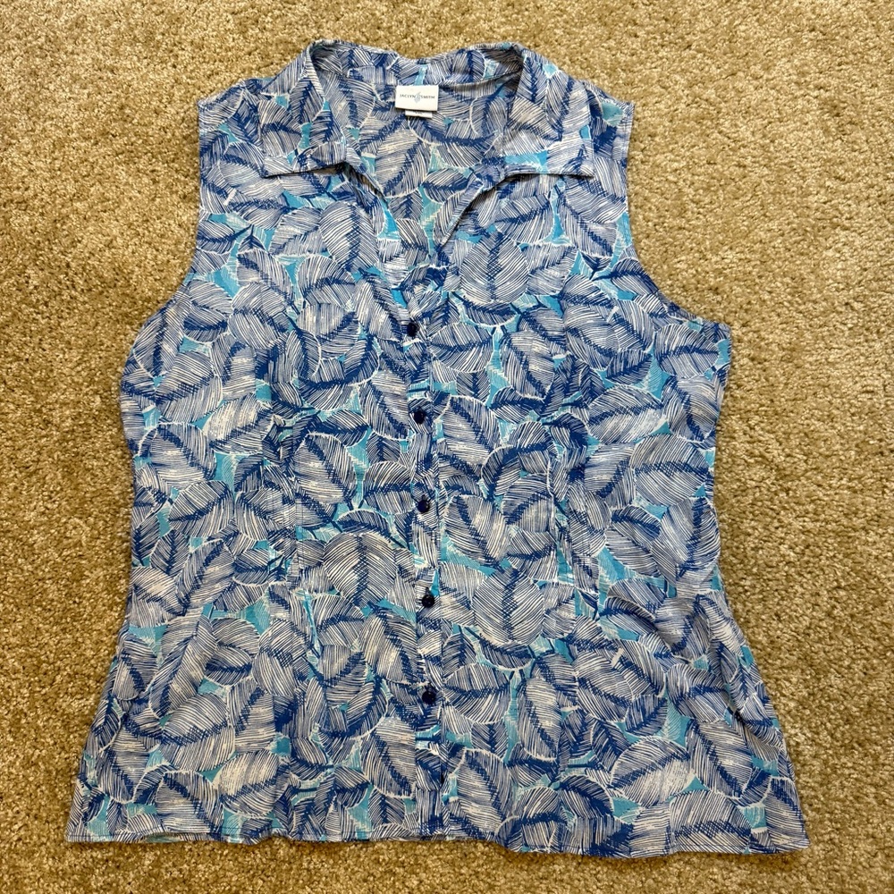 Jaclyn Smith Blue Leaf Print Button Down Shirt